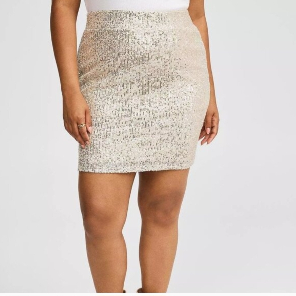 NWT Torrid Sequin Mini Skirt Champagne